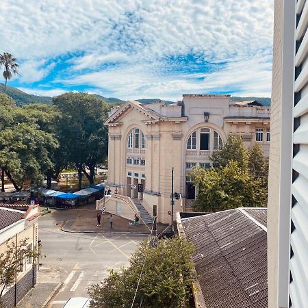 Hotel Thermas Da Mantiqueira - Pocos De Caldas - De Frente Para A Praca Central E Relogio Floral 외부 사진